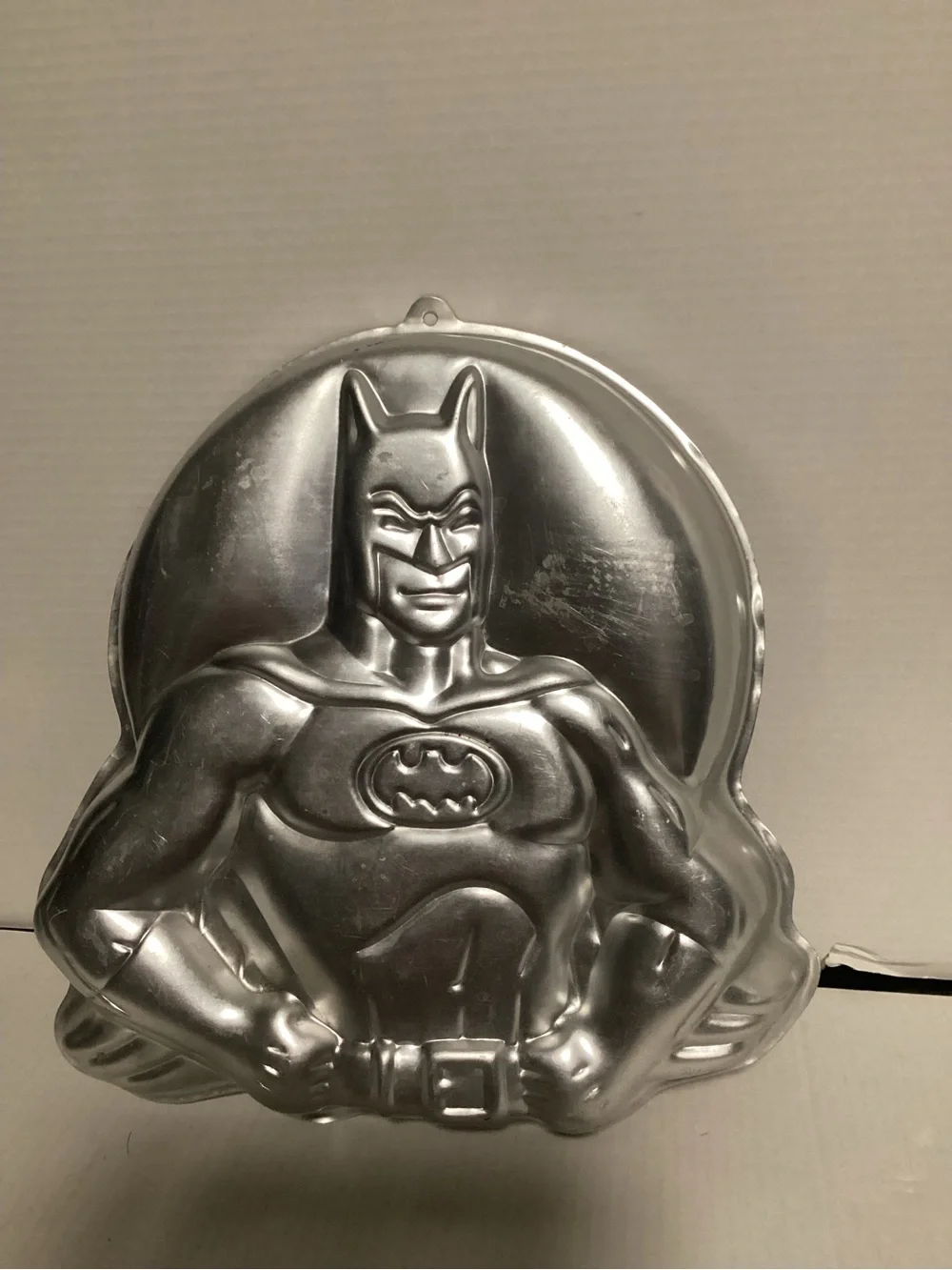 Vintage 1989 Wilton Silver Batman Character Cake Pan Fair